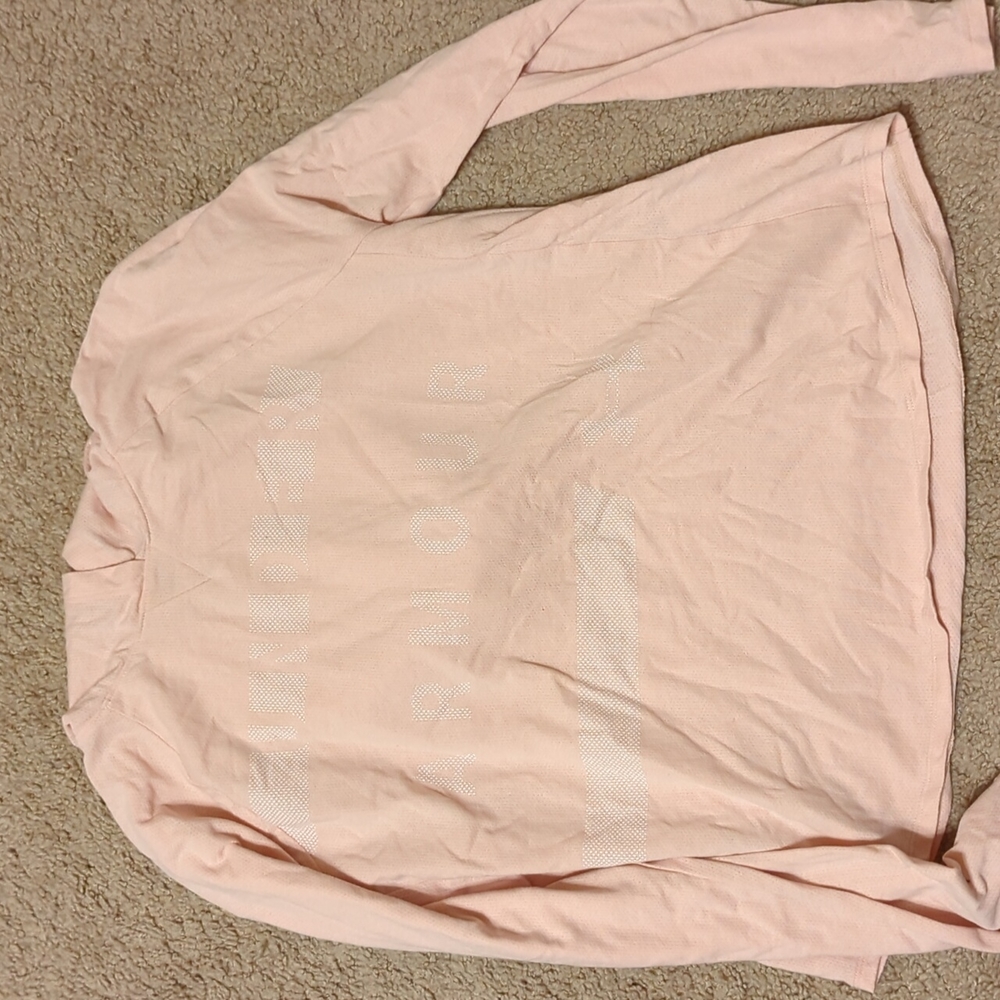 Lightweight Under Armour sweatshirt with hood size L, Loose